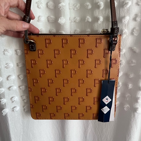 Dooney & Bourke Brown Embossed Crossbody Bag Pittsburgh Pirates Baseball MLB NWT - Picture 4 of 4